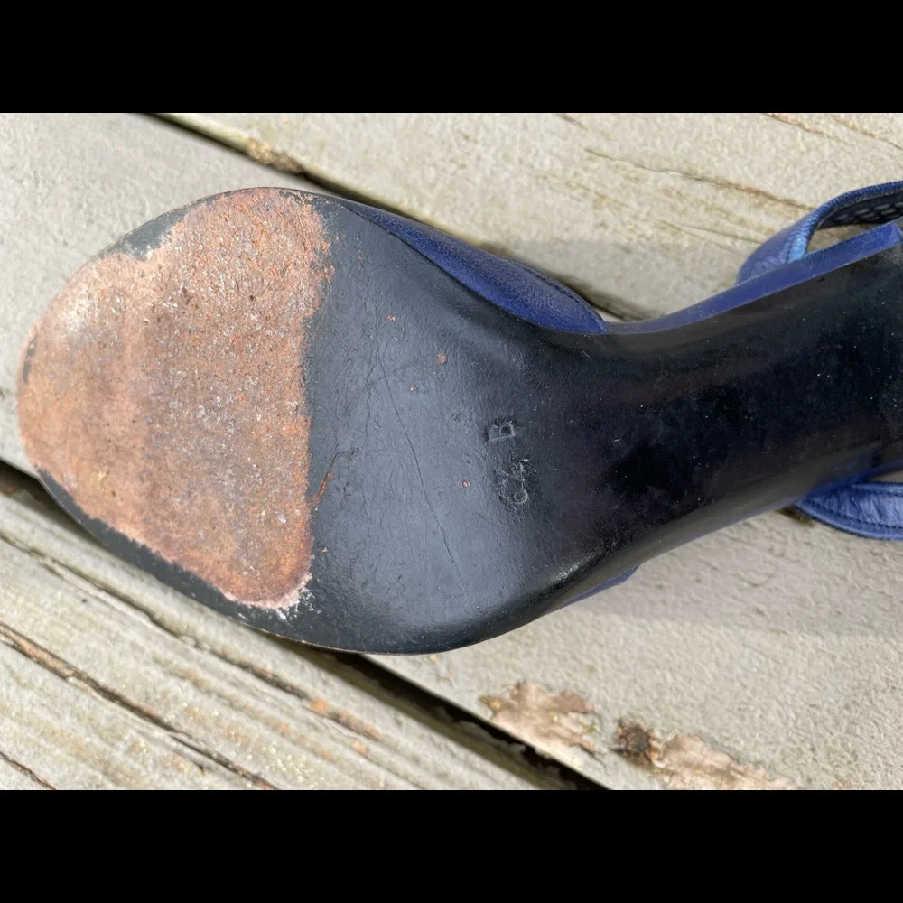 Vintage Charles Jourdan Blue Heels - Picture 4 of 7